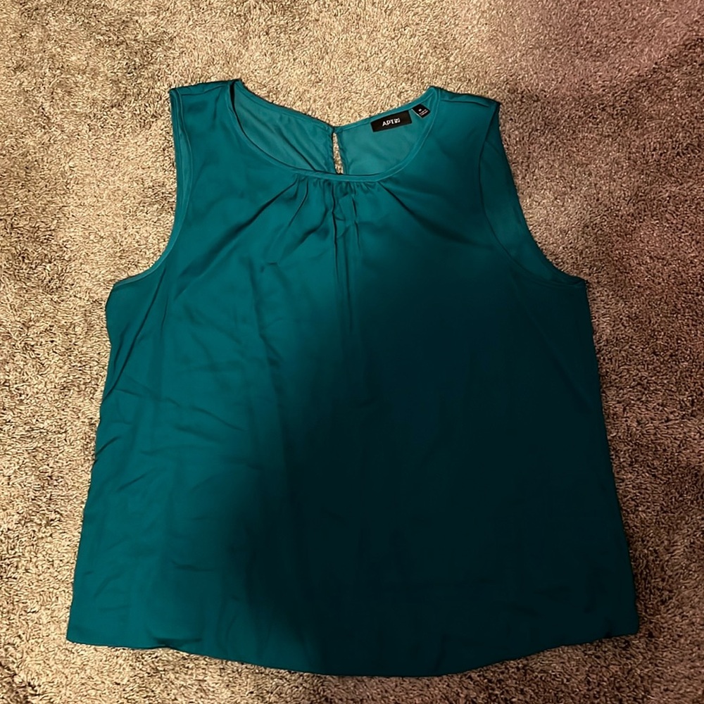 Women’s sleeveless top
